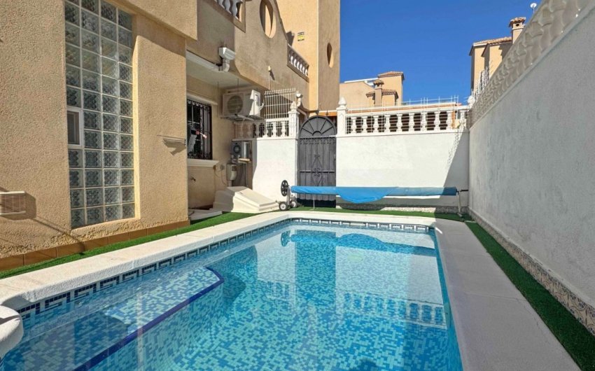 Resale - Townhouse -
Orihuela Costa - Villamartín