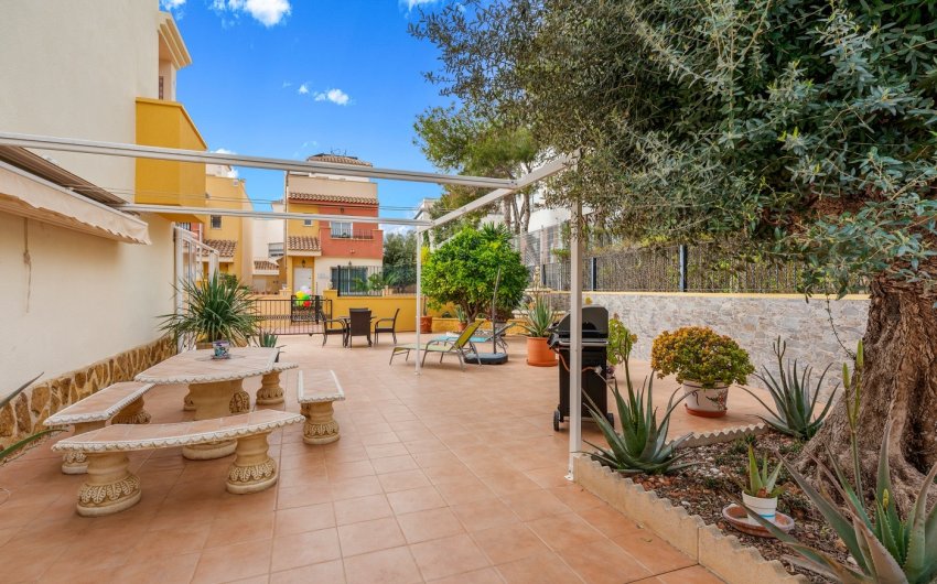 Resale - Townhouse -
Orihuela Costa - Villamartín