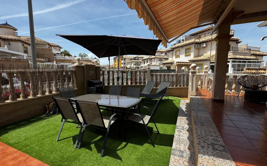 Resale - Townhouse -
Orihuela Costa - Villamartín