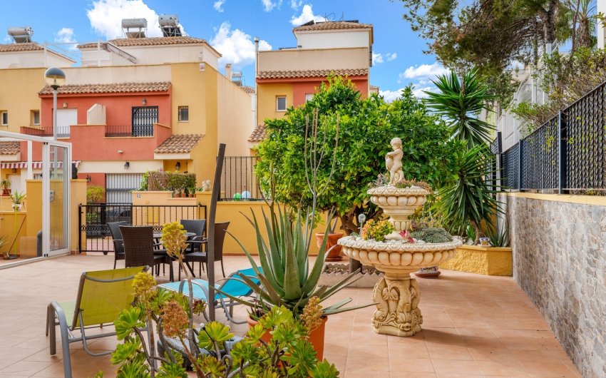 Resale - Townhouse -
Orihuela Costa - Villamartín