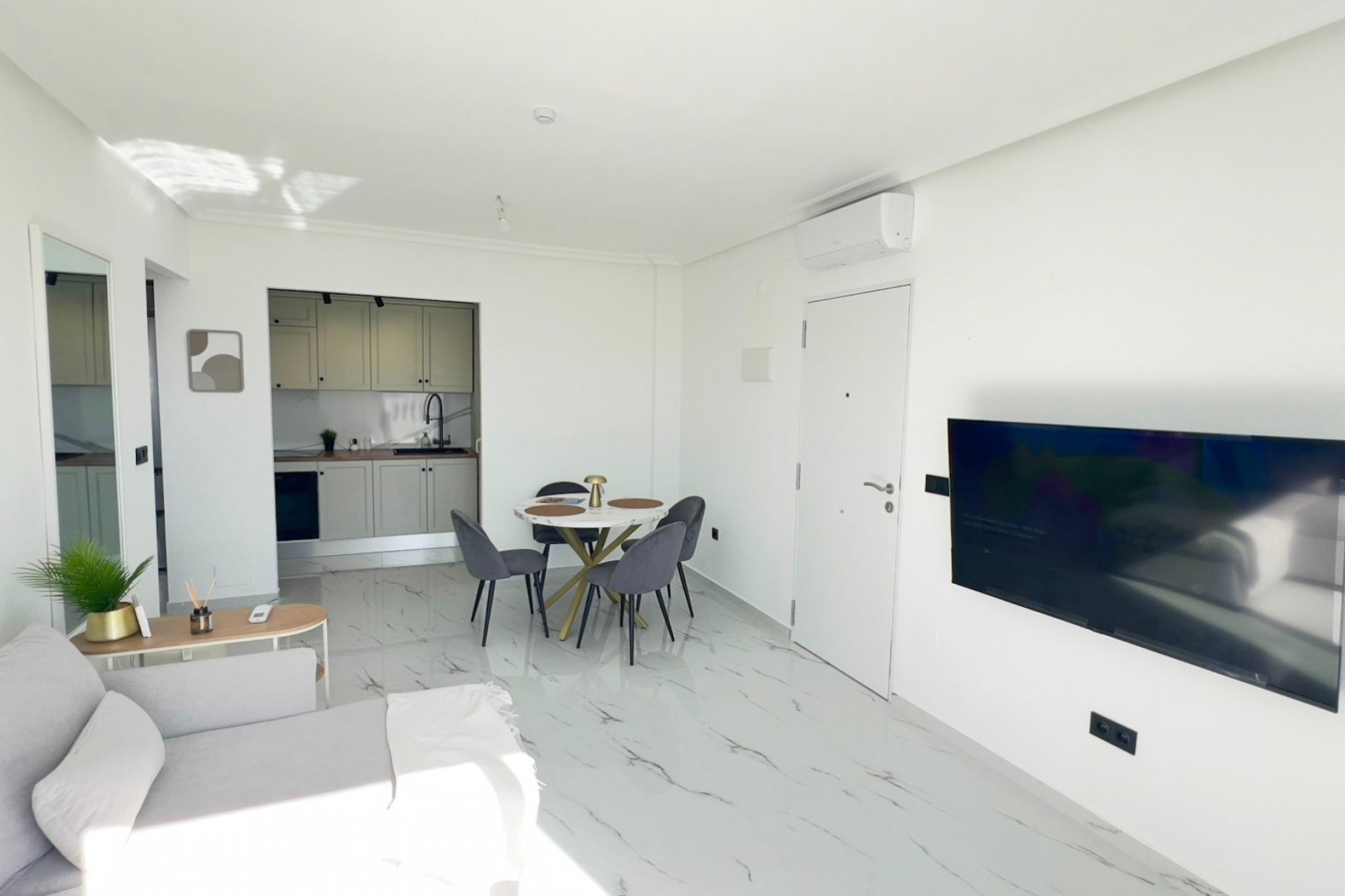 Resale - Townhouse -
Orihuela - Orihuela Costa