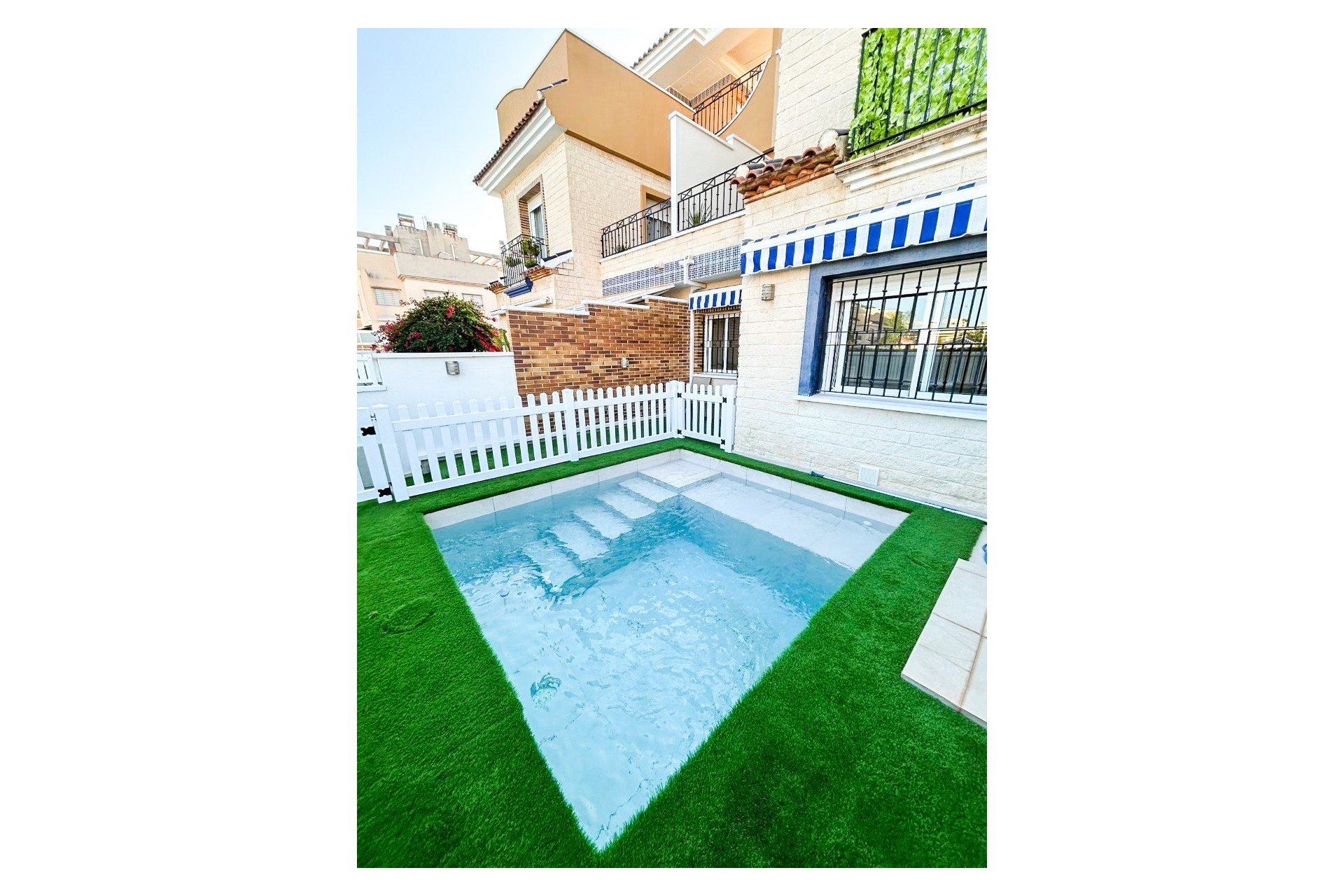 Resale - Townhouse -
Pilar de la Horadada - Torre de la Horadada