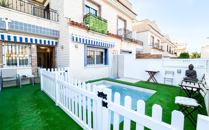 Resale - Townhouse -
Pilar de la Horadada - Torre de la Horadada