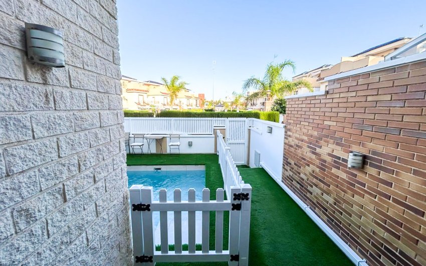 Resale - Townhouse -
Pilar de la Horadada - Torre de la Horadada