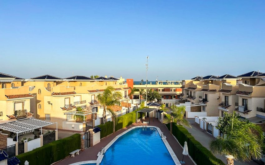 Resale - Townhouse -
Pilar de la Horadada - Torre de la Horadada