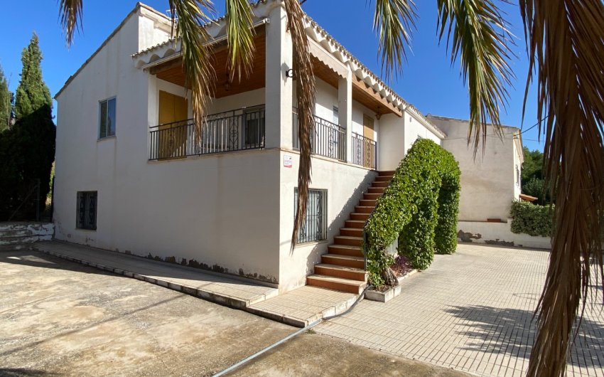 Resale - Townhouse -
Salinas