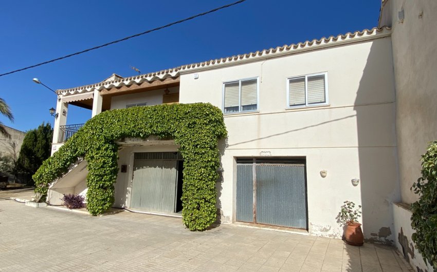 Resale - Townhouse -
Salinas