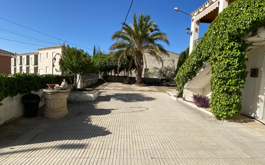 Resale - Townhouse -
Salinas