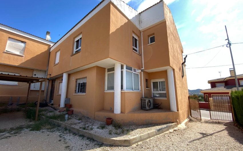 Resale - Townhouse -
Salinas