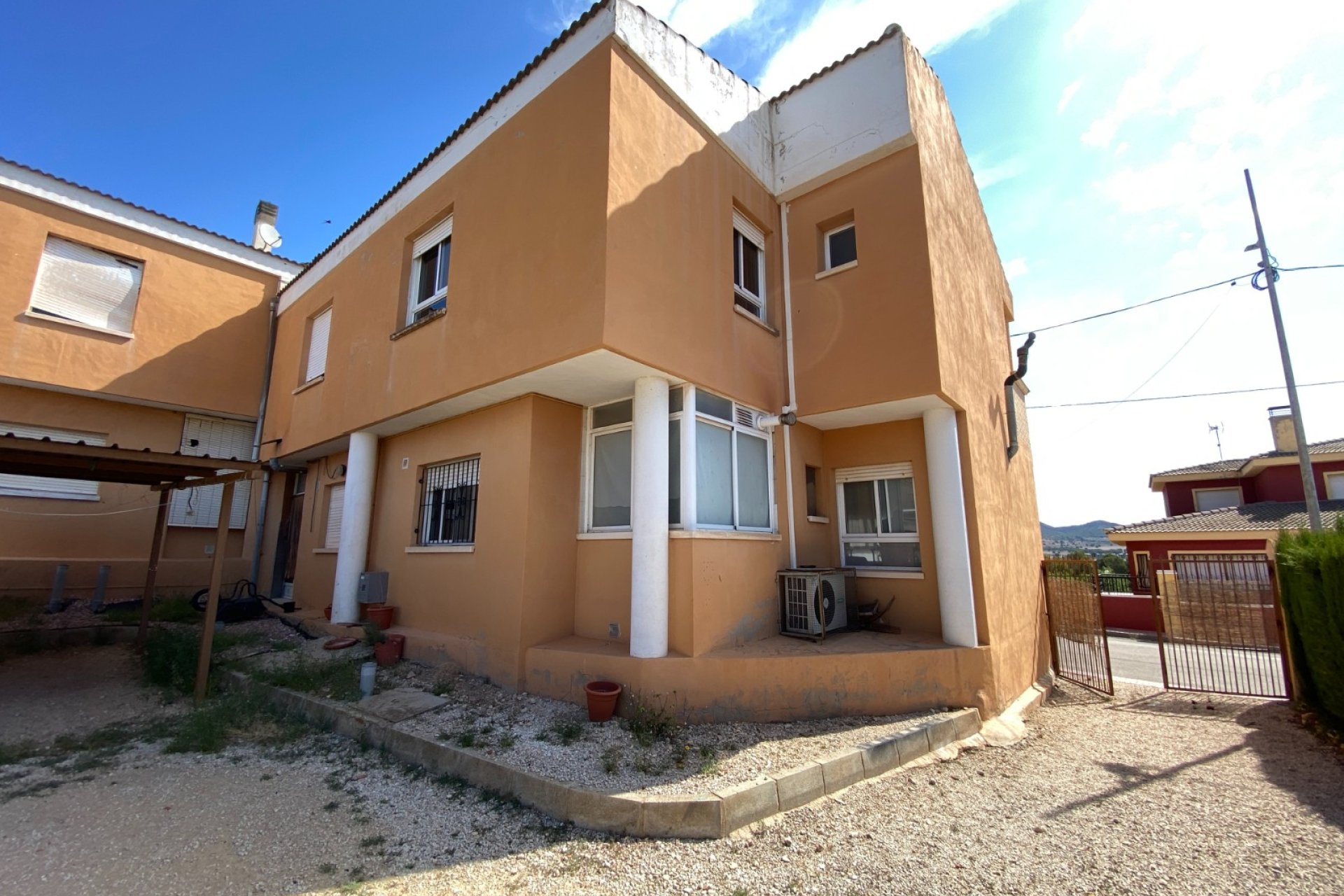 Resale - Townhouse -
Salinas