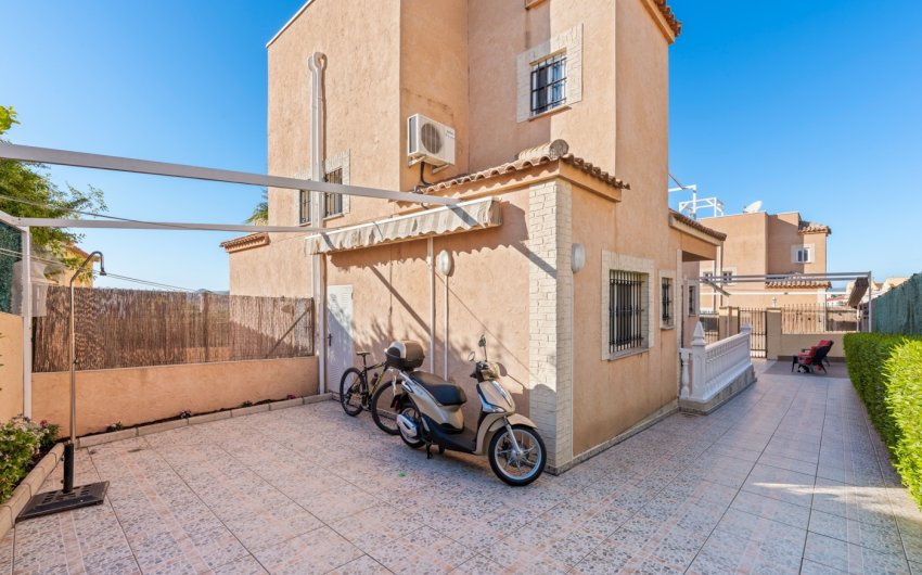 Resale - Townhouse -
San Fulgencio - La Marina