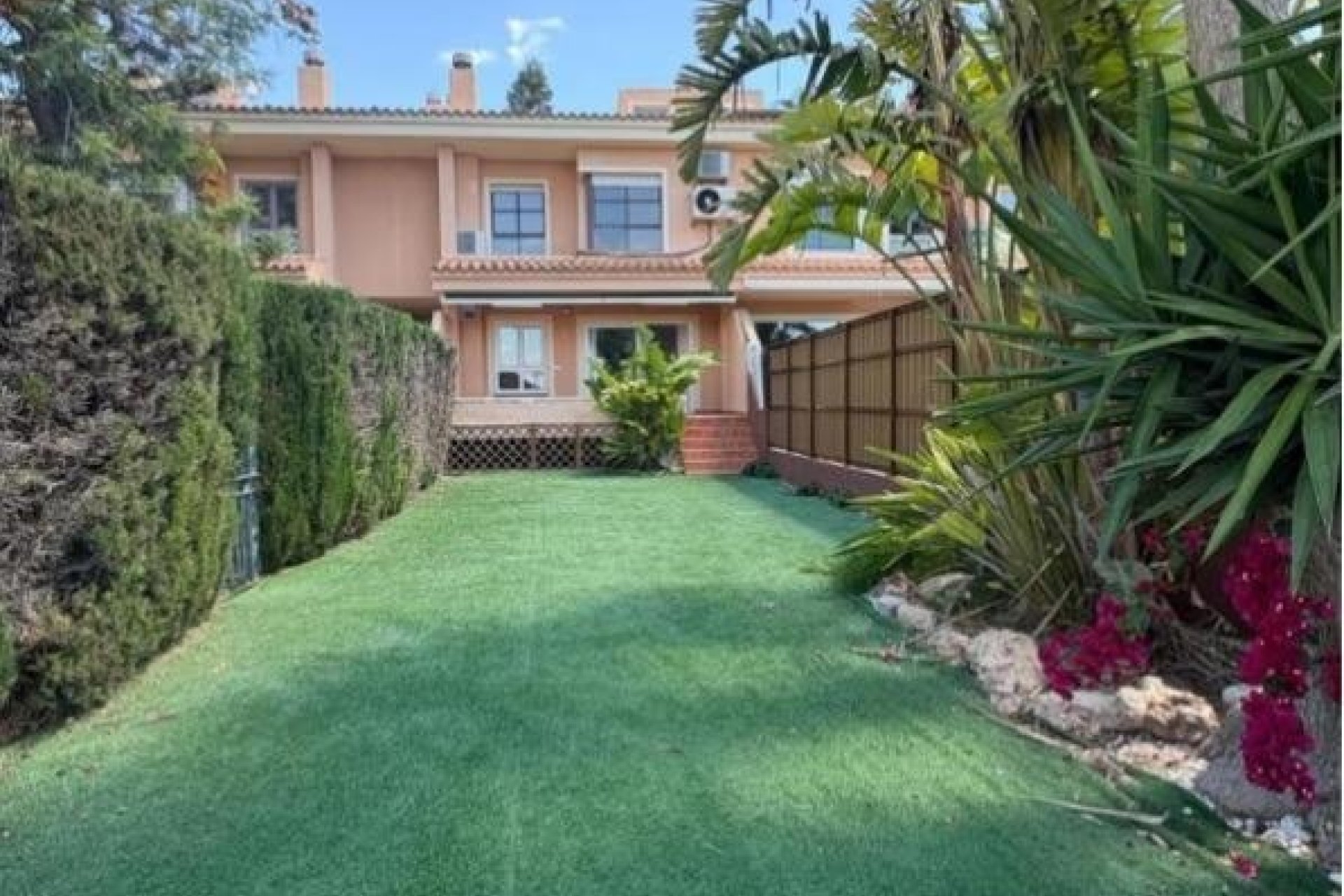 Resale - Townhouse -
San Juan Playa - Cabo de las huertas