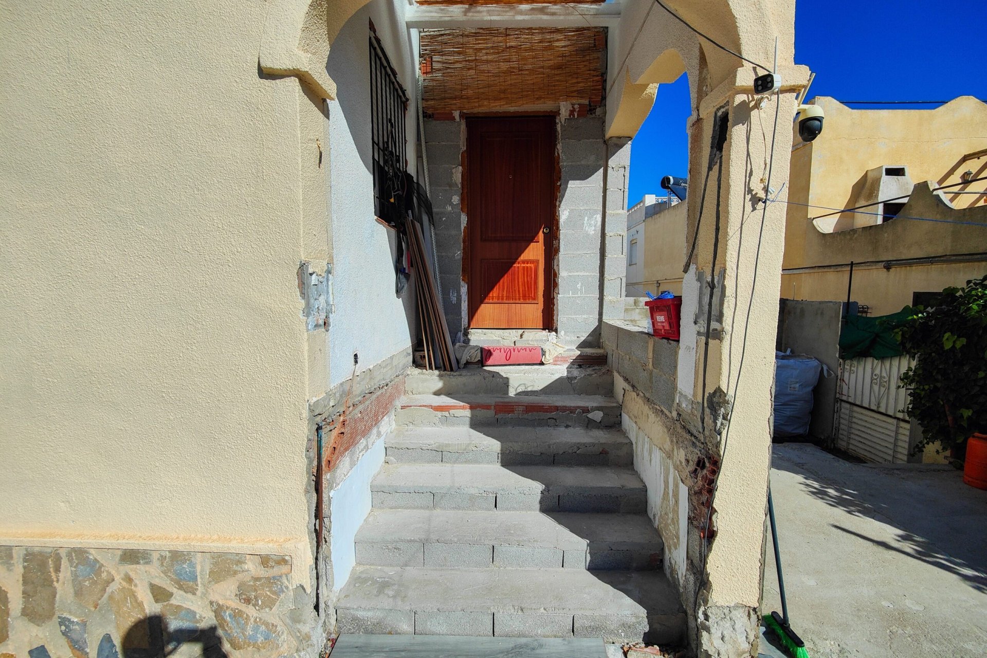 Resale - Townhouse -
San Miguel de Salinas