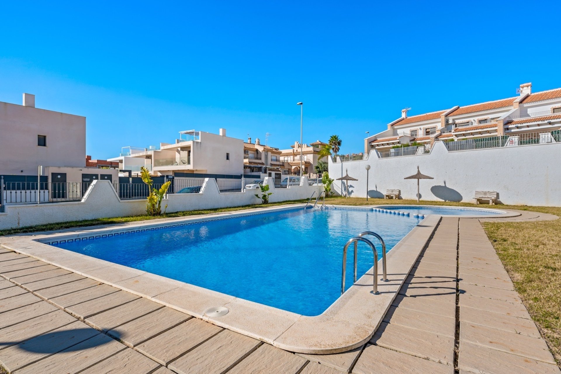 Resale - Townhouse -
San Miguel de Salinas