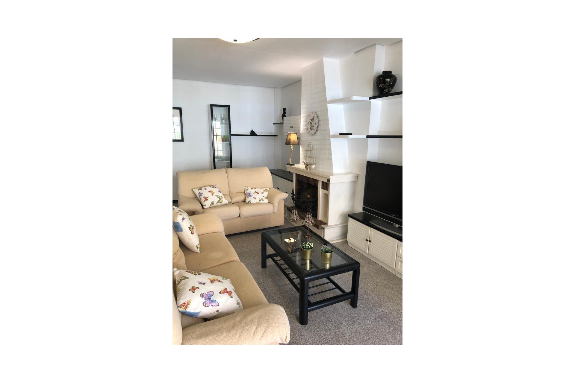 Resale - Townhouse -
Santa Pola - Santiago Bernabeu