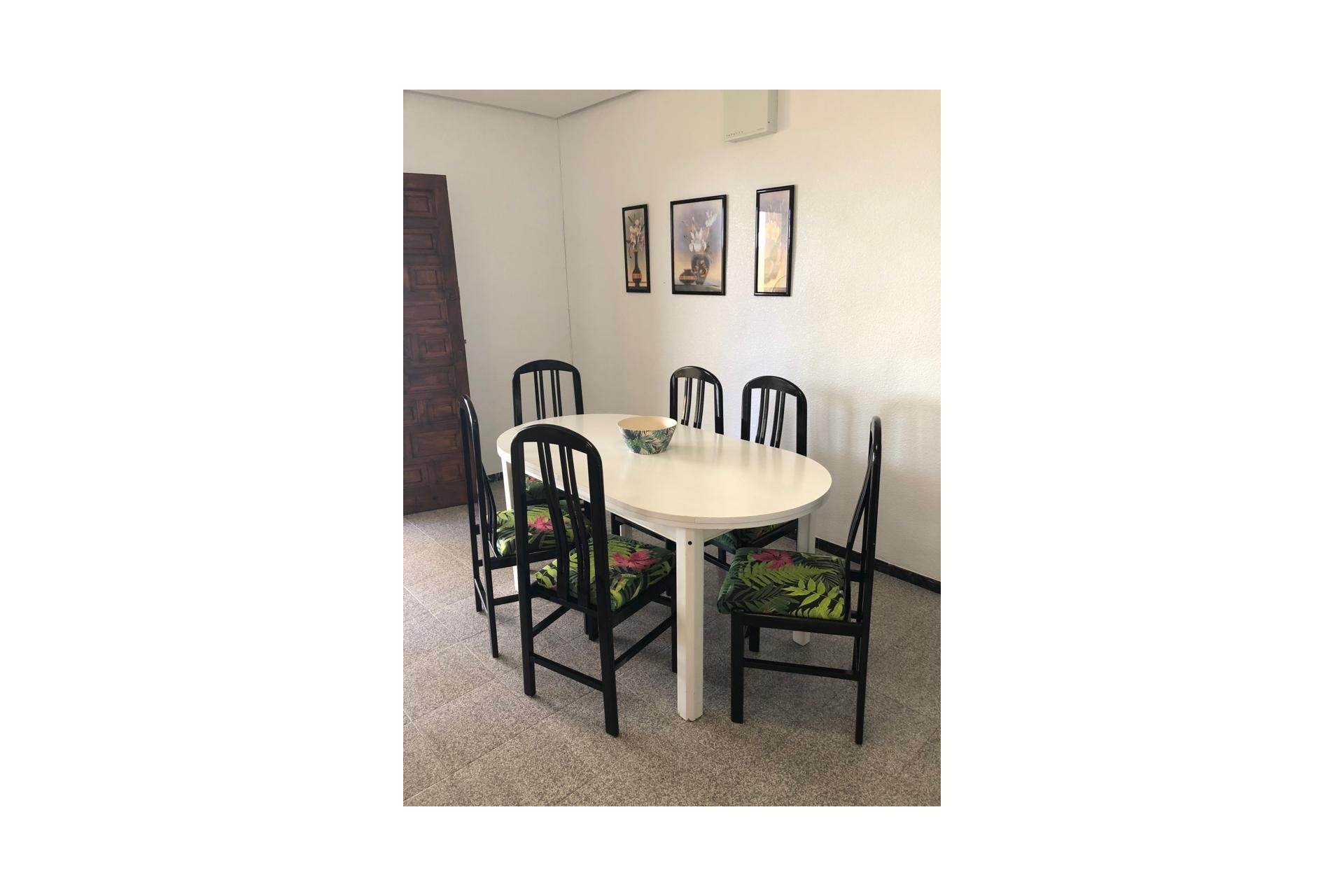 Resale - Townhouse -
Santa Pola - Santiago Bernabeu