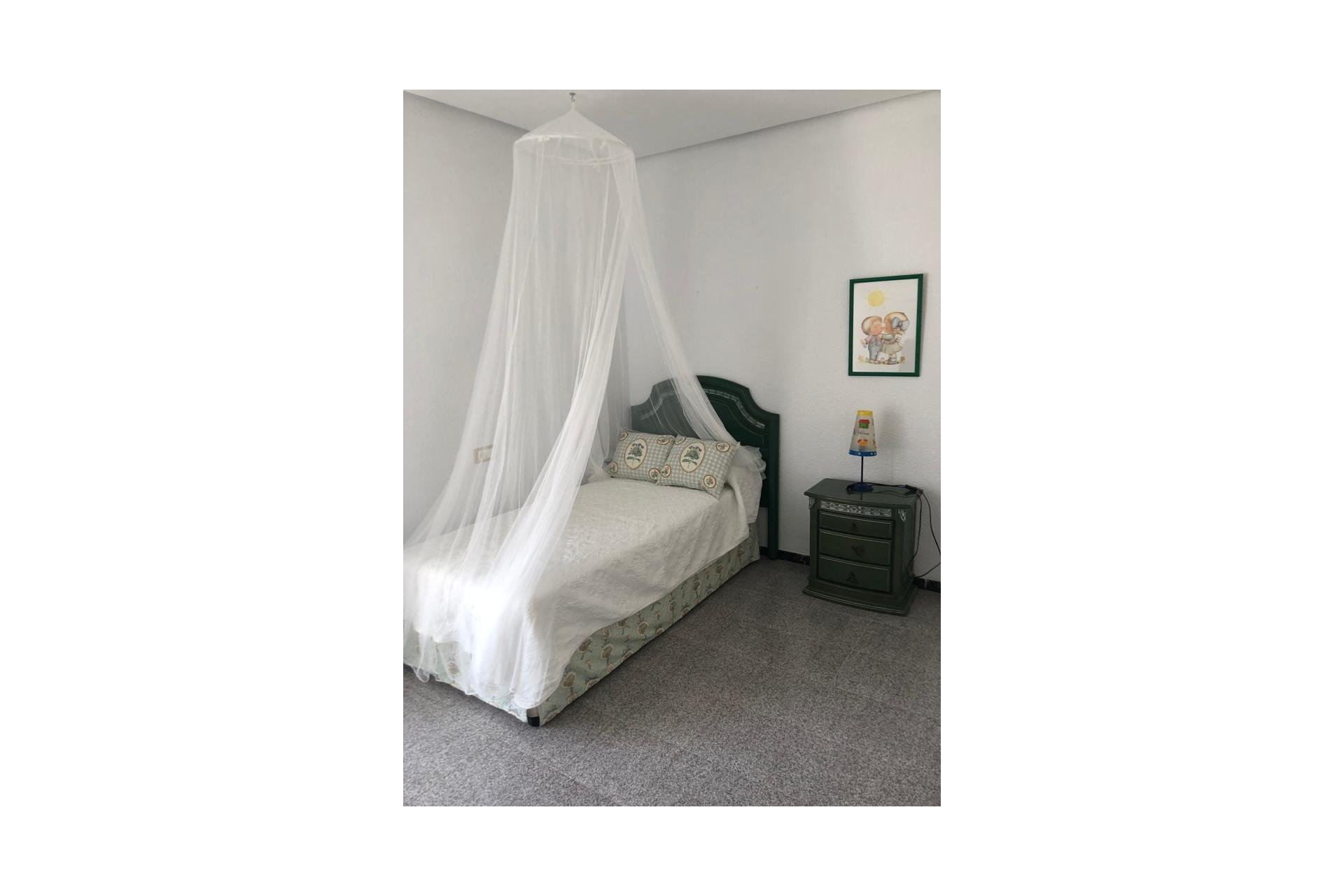 Resale - Townhouse -
Santa Pola - Santiago Bernabeu