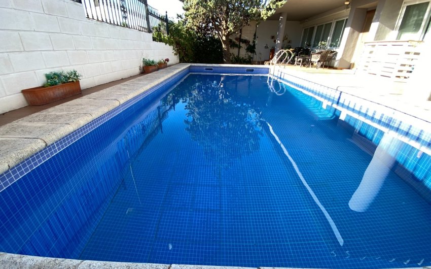 Resale - Townhouse -
Sax