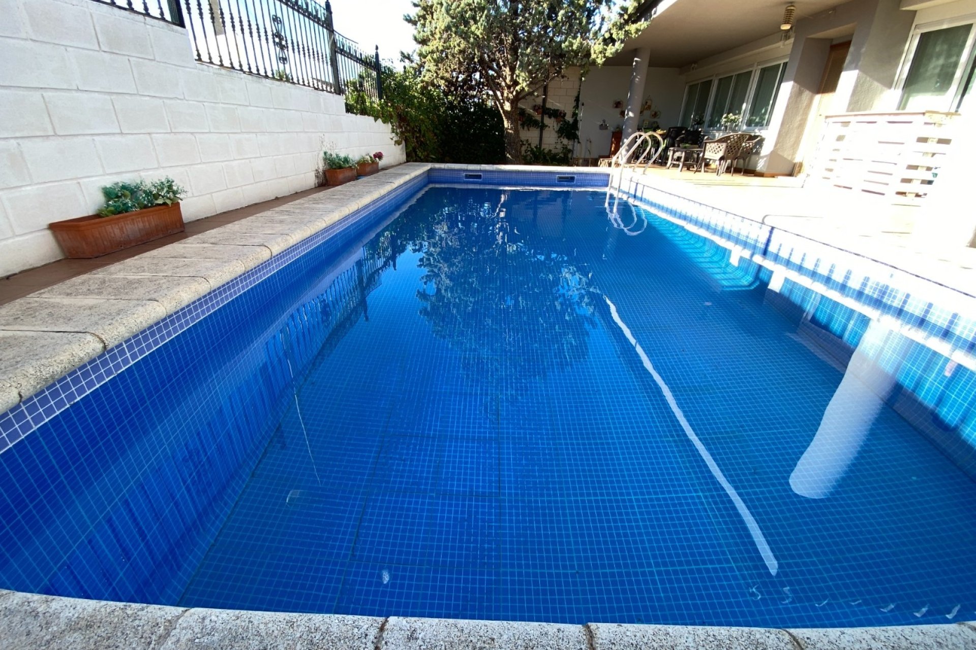 Resale - Townhouse -
Sax