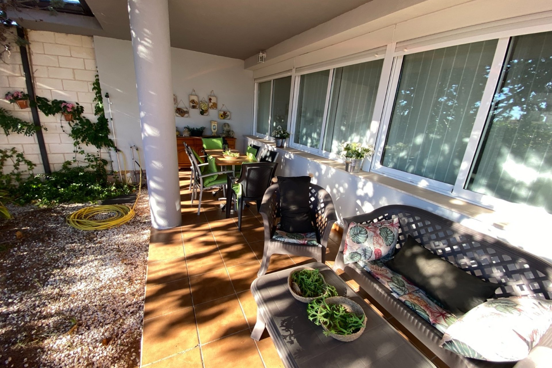 Resale - Townhouse -
Sax