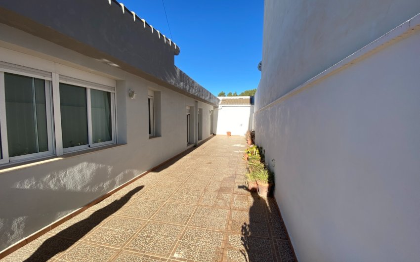 Resale - Townhouse -
Sax