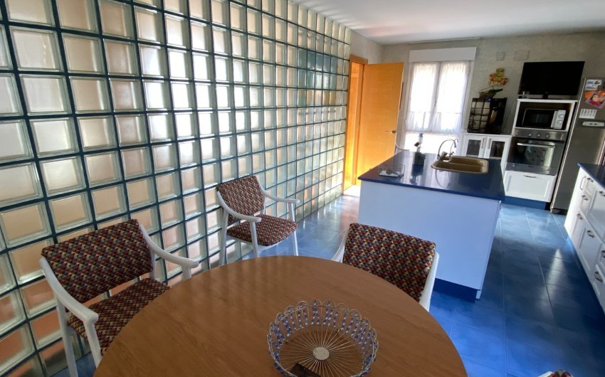 Resale - Townhouse -
Sax