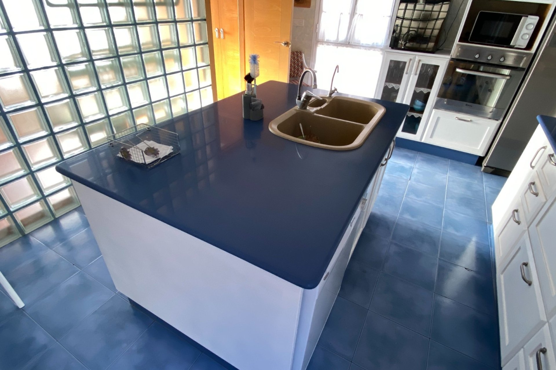 Resale - Townhouse -
Sax