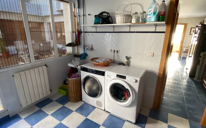 Resale - Townhouse -
Sax