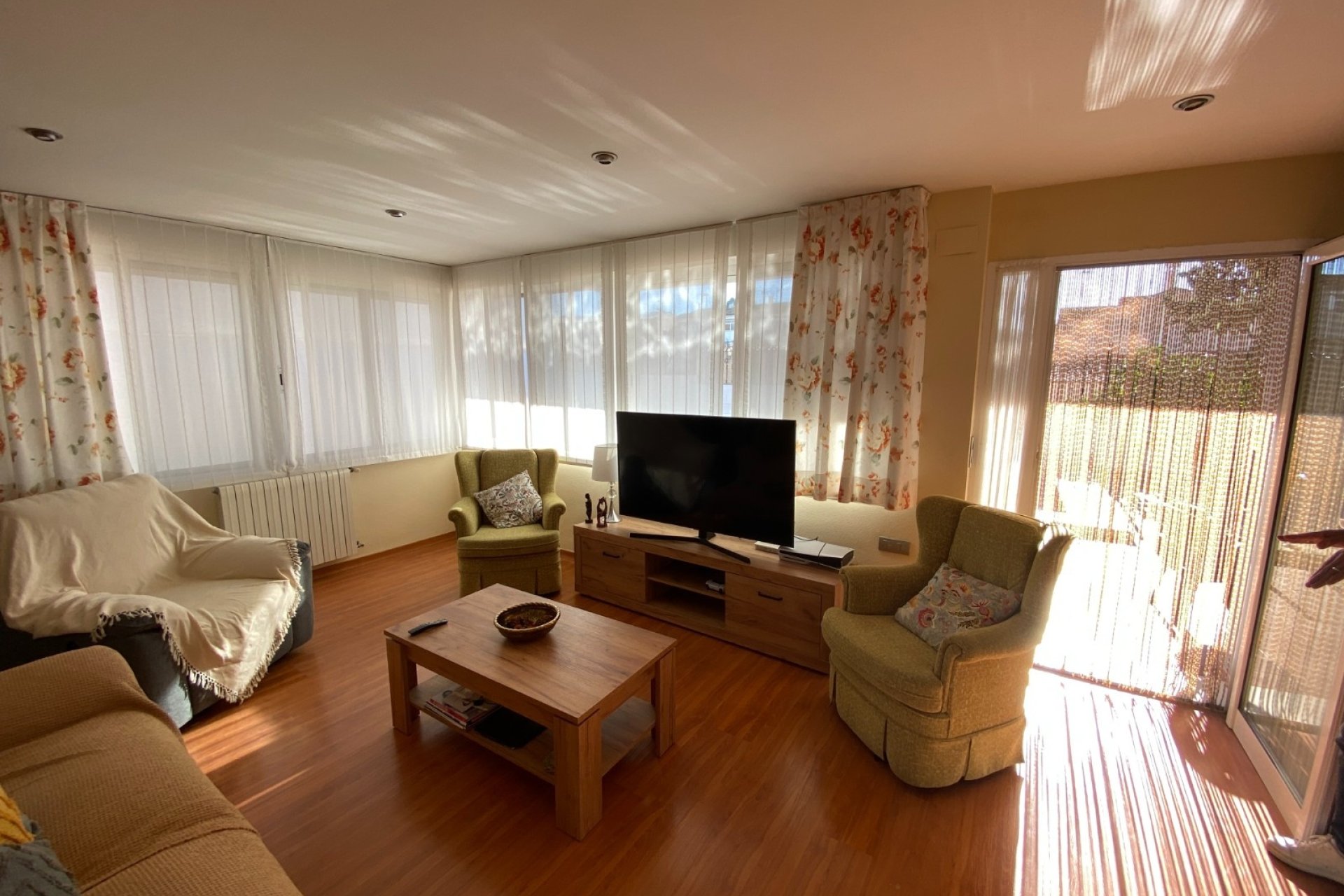 Resale - Townhouse -
Sax