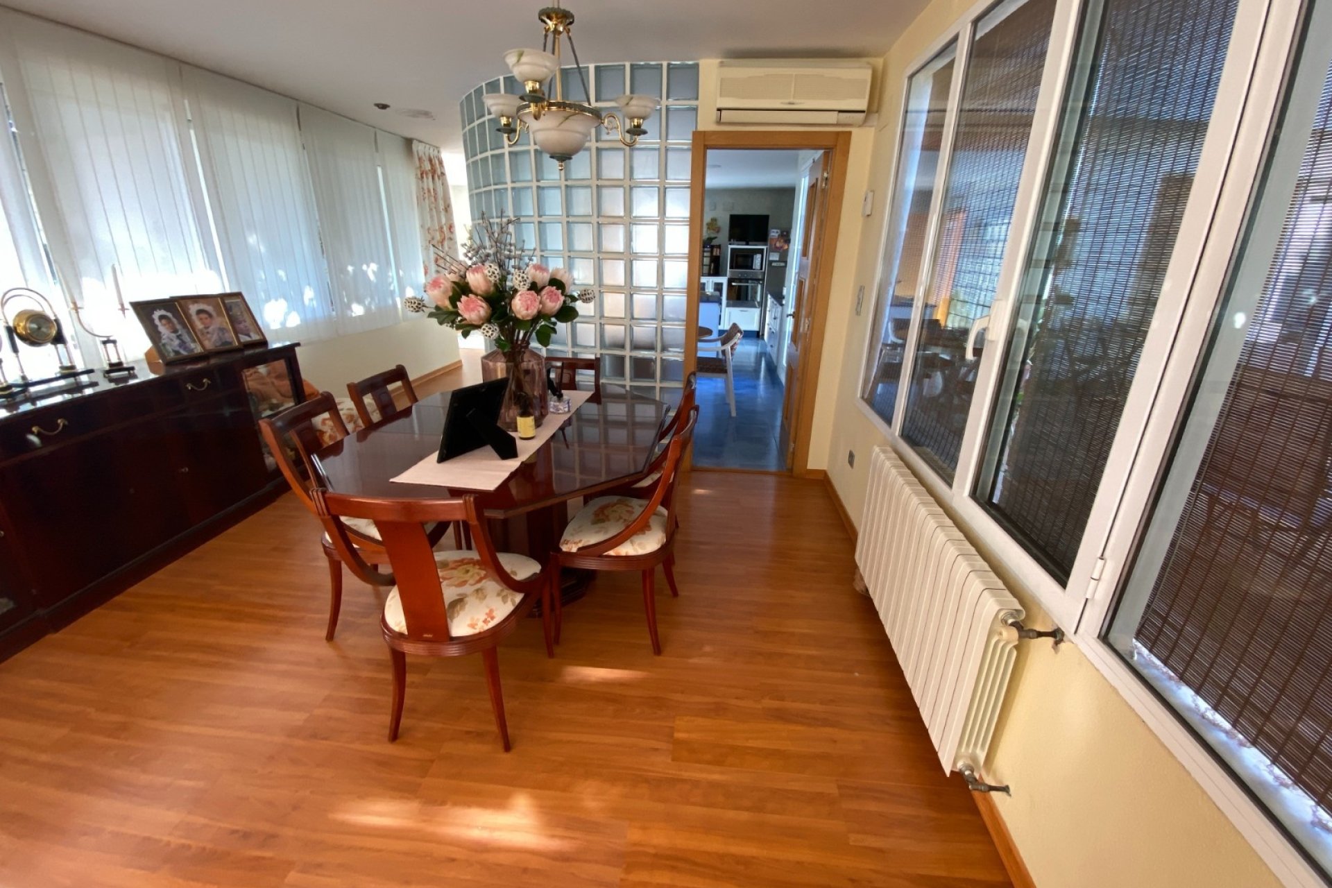 Resale - Townhouse -
Sax