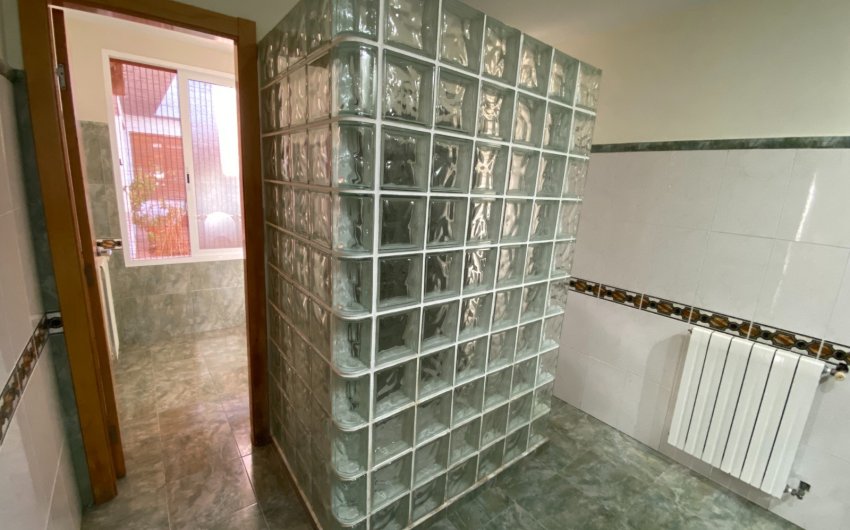 Resale - Townhouse -
Sax