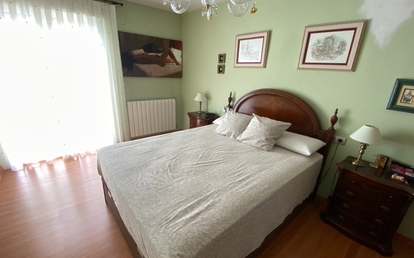 Resale - Townhouse -
Sax