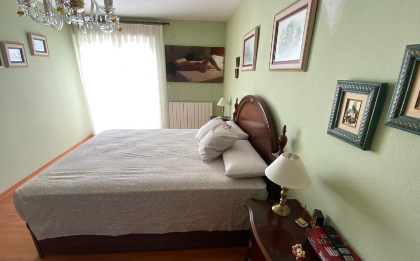 Resale - Townhouse -
Sax