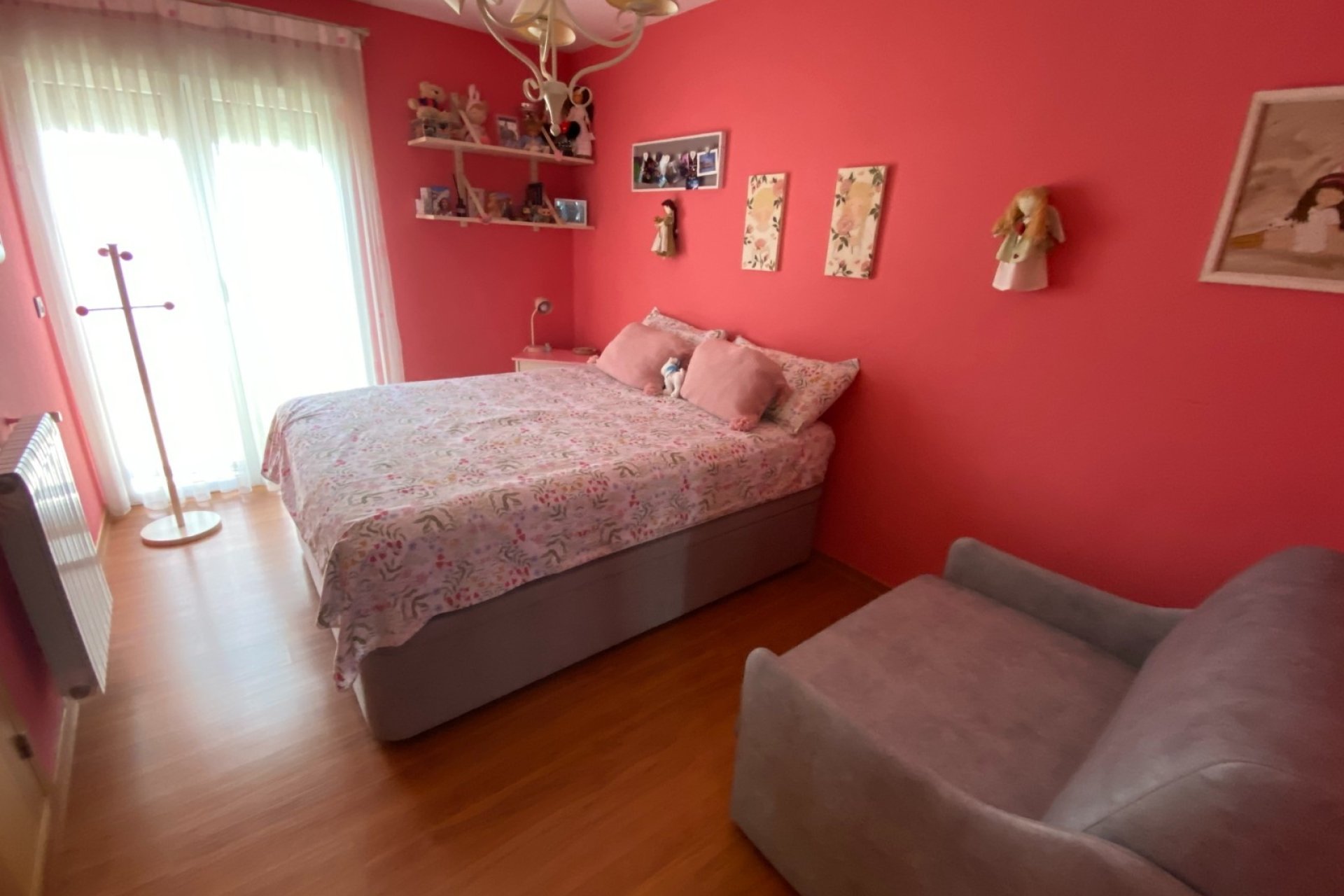 Resale - Townhouse -
Sax