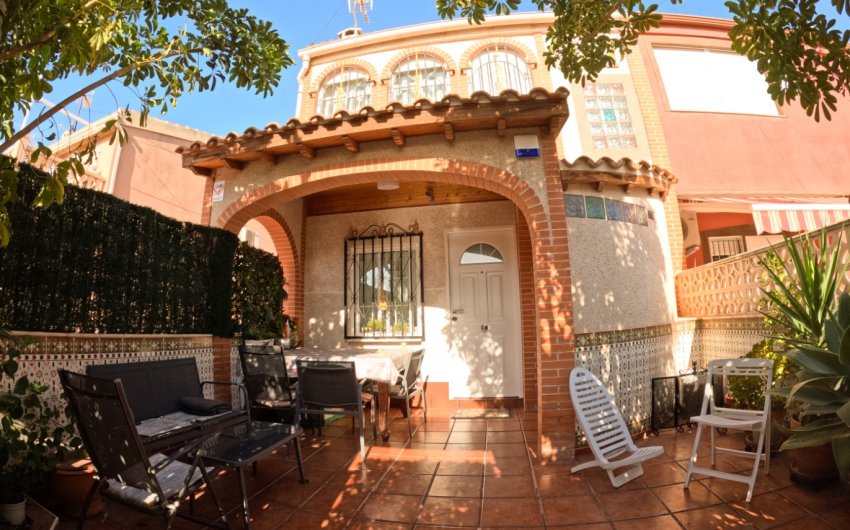Resale - Townhouse -
Torrevieja - El Acequión - Los Náufragos