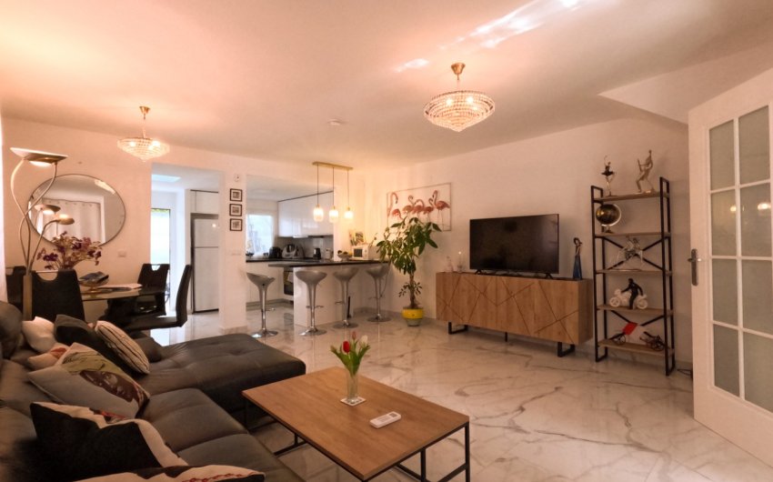 Resale - Townhouse -
Torrevieja - El Acequión - Los Náufragos