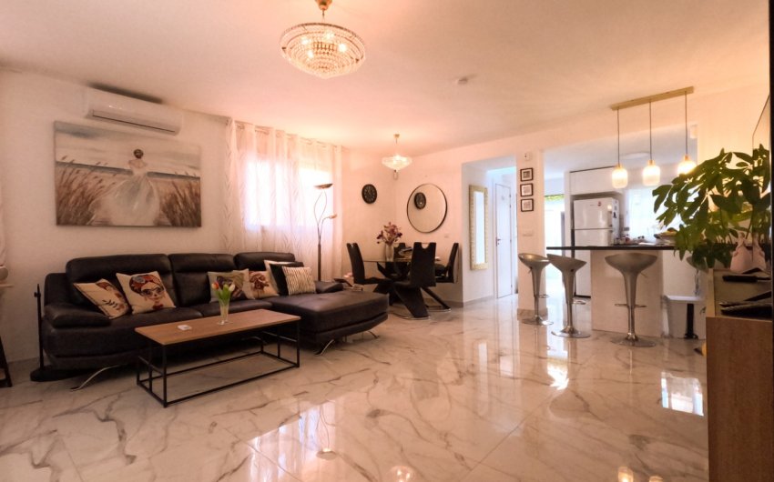 Resale - Townhouse -
Torrevieja - El Acequión - Los Náufragos