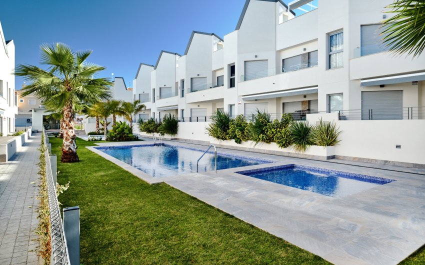 Resale - Townhouse -
Torrevieja - El Acequión - Los Náufragos