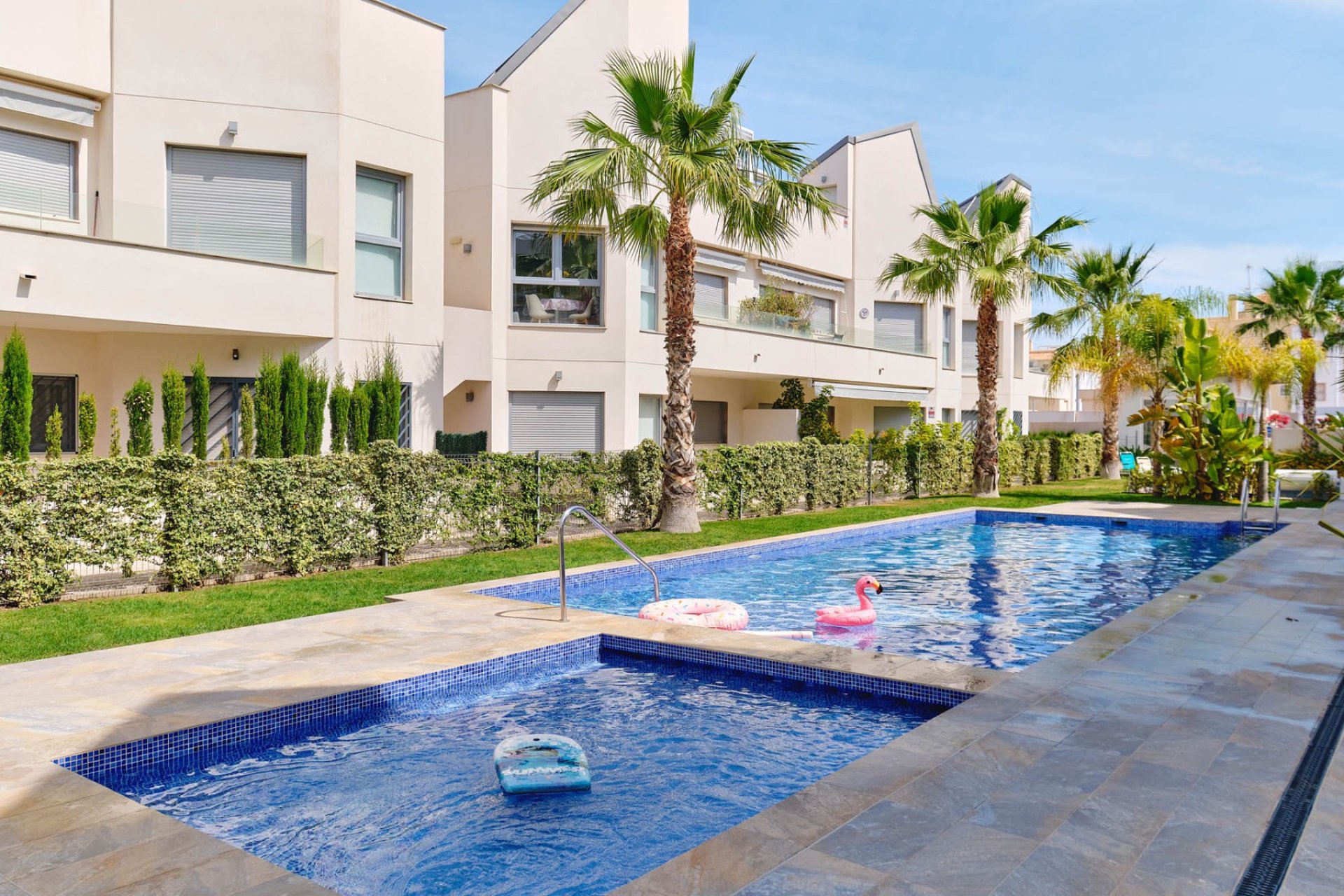 Resale - Townhouse -
Torrevieja - El Acequión - Los Náufragos