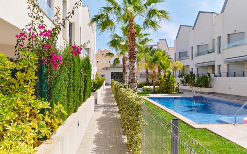 Resale - Townhouse -
Torrevieja - El Acequión - Los Náufragos