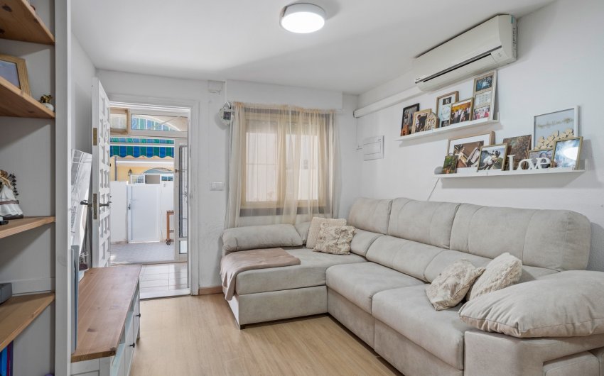 Resale - Townhouse -
Torrevieja - La Siesta