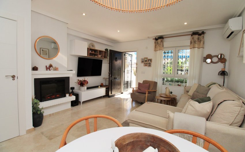 Resale - Townhouse -
Villamartín - Las Violetas