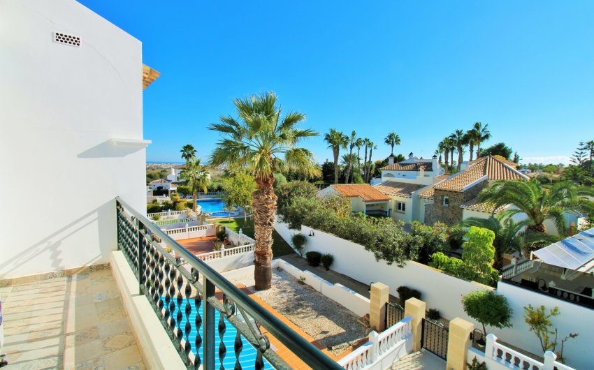 Resale - Townhouse -
Villamartín - Las Violetas