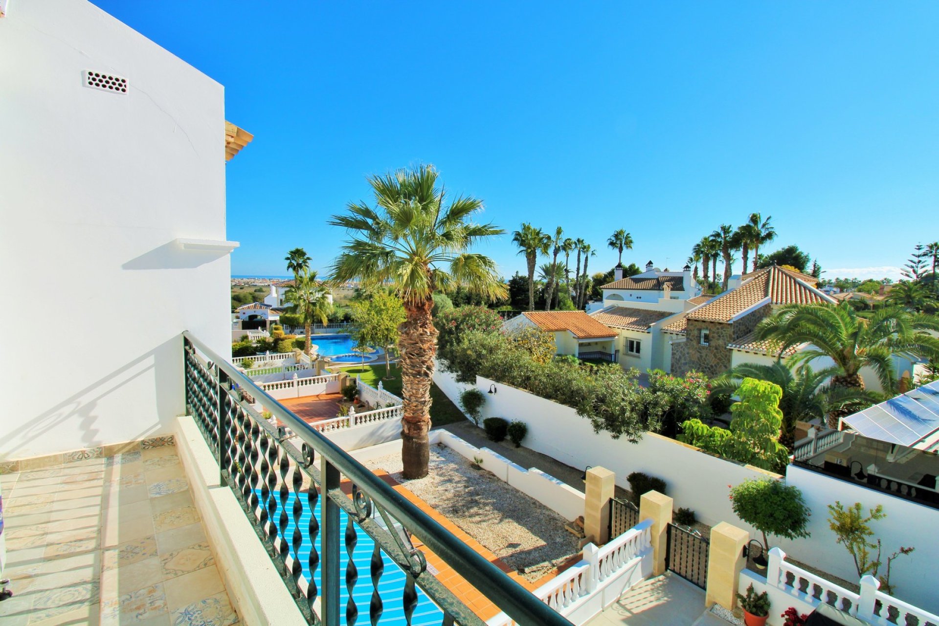 Resale - Townhouse -
Villamartín - Las Violetas