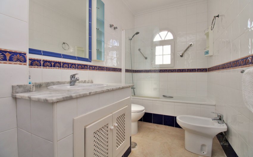 Resale - Townhouse -
Villamartín - Las Violetas