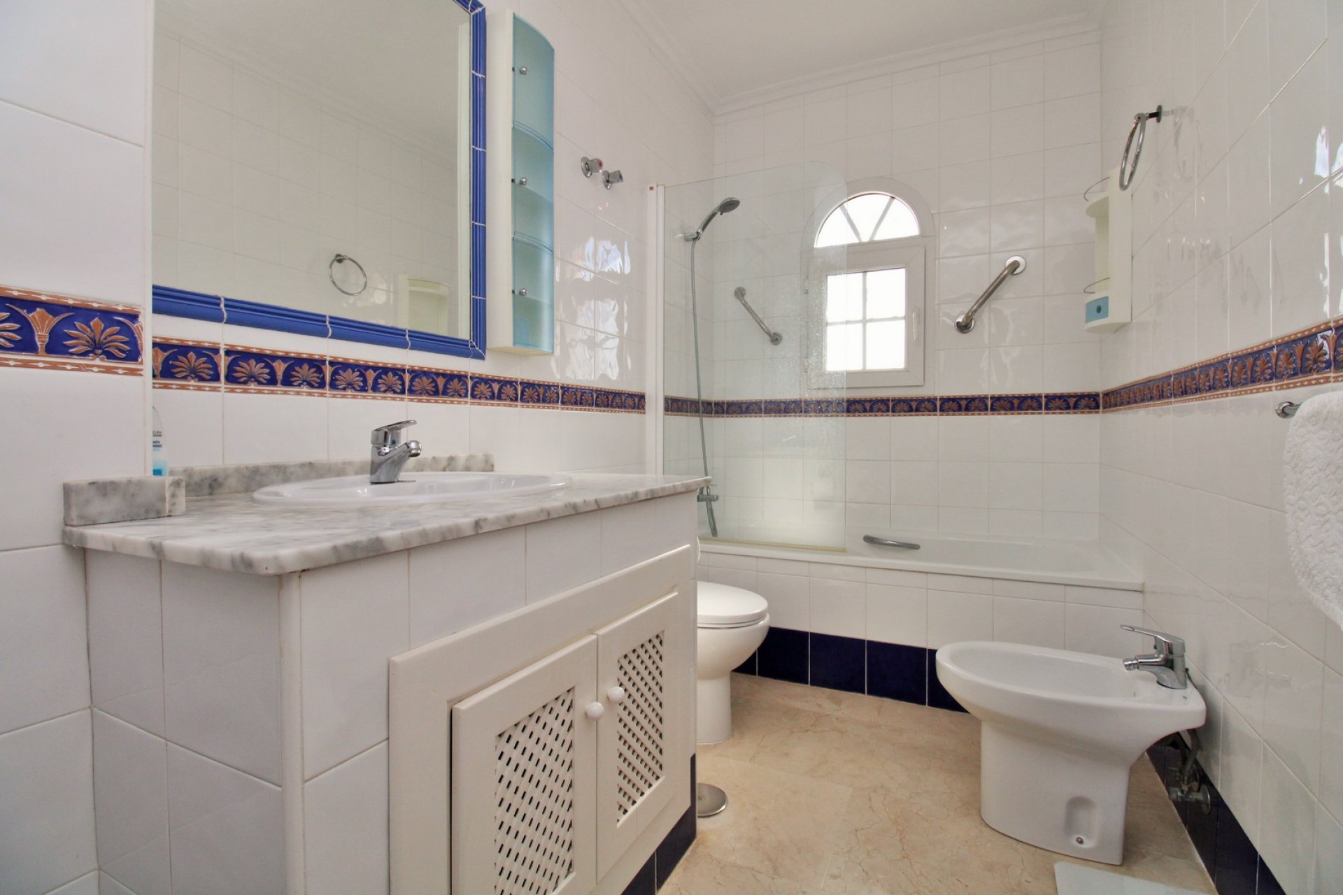 Resale - Townhouse -
Villamartín - Las Violetas