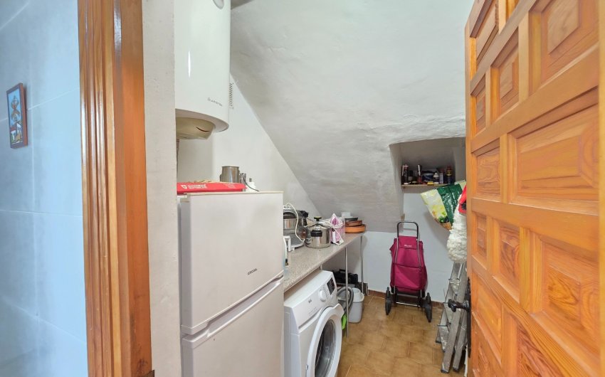 Resale - Townhouse * -
Villamartin * - Los Dolses *