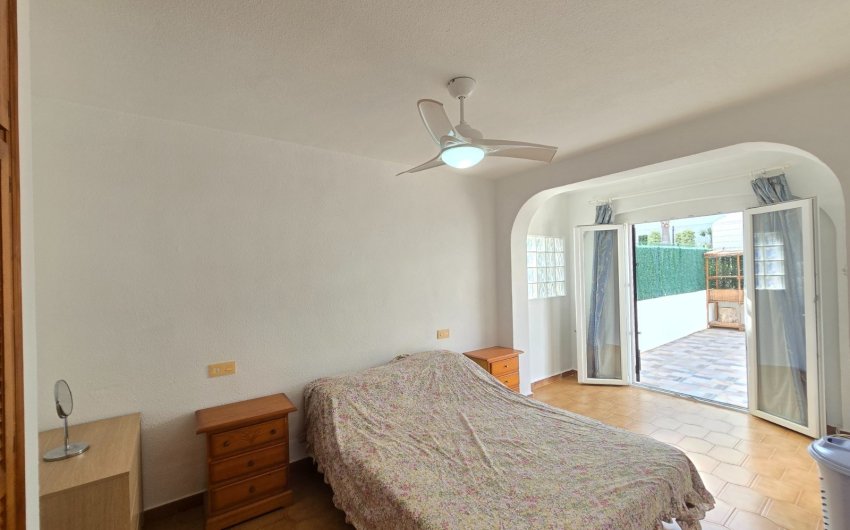 Resale - Townhouse * -
Villamartin * - Los Dolses *