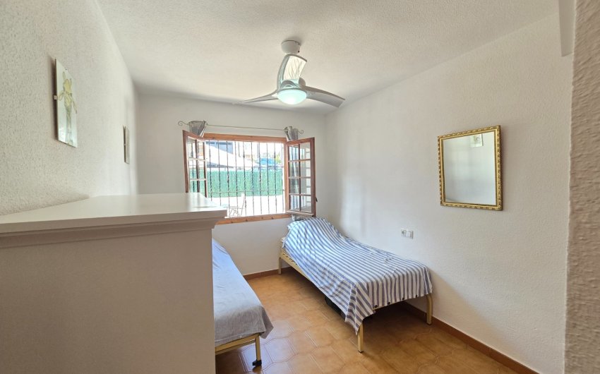 Resale - Townhouse * -
Villamartin * - Los Dolses *
