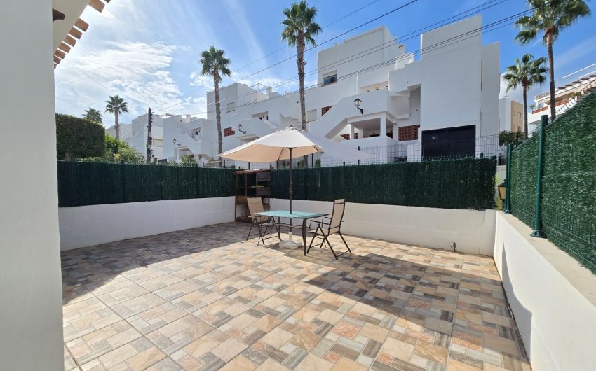 Resale - Townhouse * -
Villamartin * - Los Dolses *